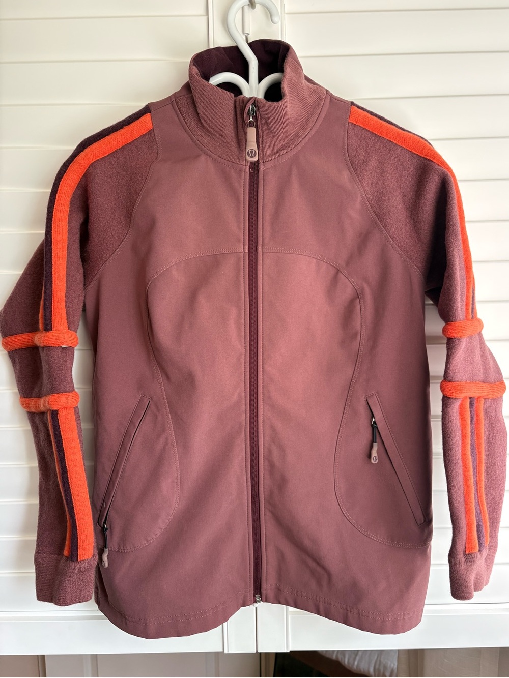 Lululemon softshell jacket, lined, felted, burgundy orange size 8